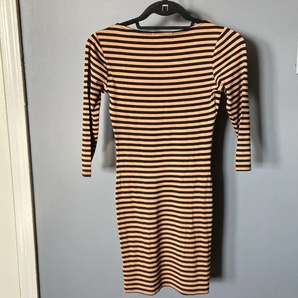 Forever 21 Dress π - Picture 2 of 3